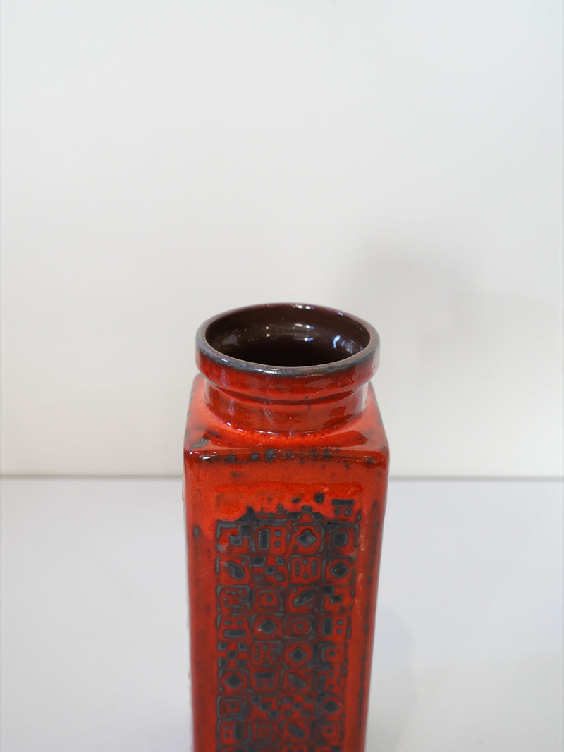 Carstens Tönnieshof M.12/24 <br>Fat Lava <br>セラミック フラワーベース <br>1970's , West Germany <br>大阪店