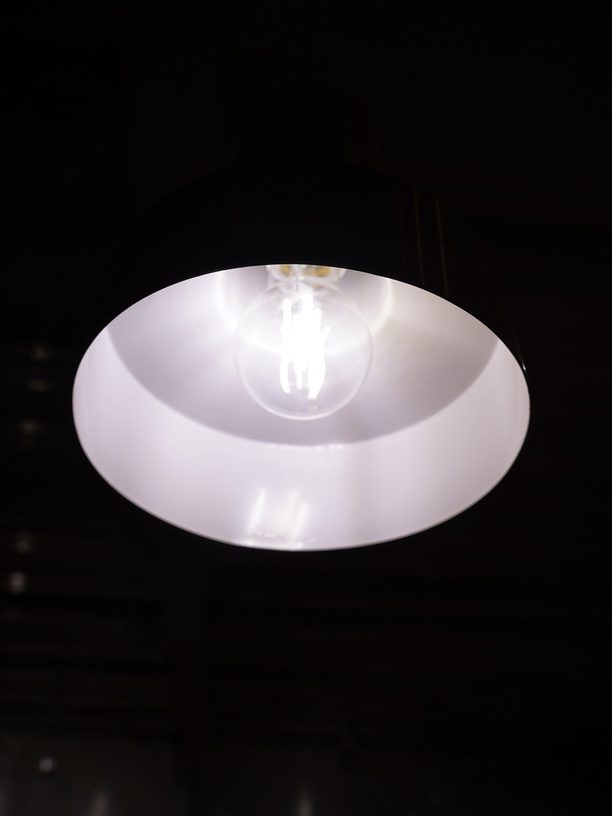 ペンダントランプ ヴィンテージ SHARK ATTACK