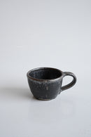 小野 象平<br>黒化粧 マグカップ<br>大阪店 - ヴィンテージ SHARK ATTACK