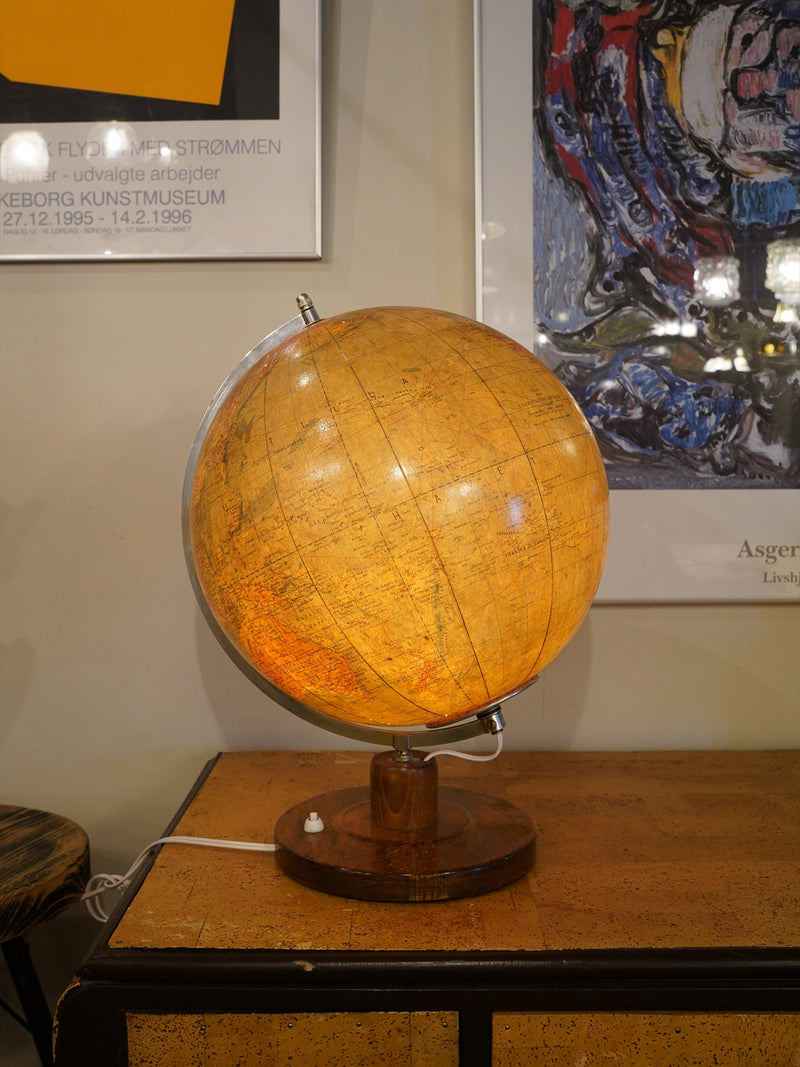 グローブライト <br>1970-1980's , East Germany <br>大阪店