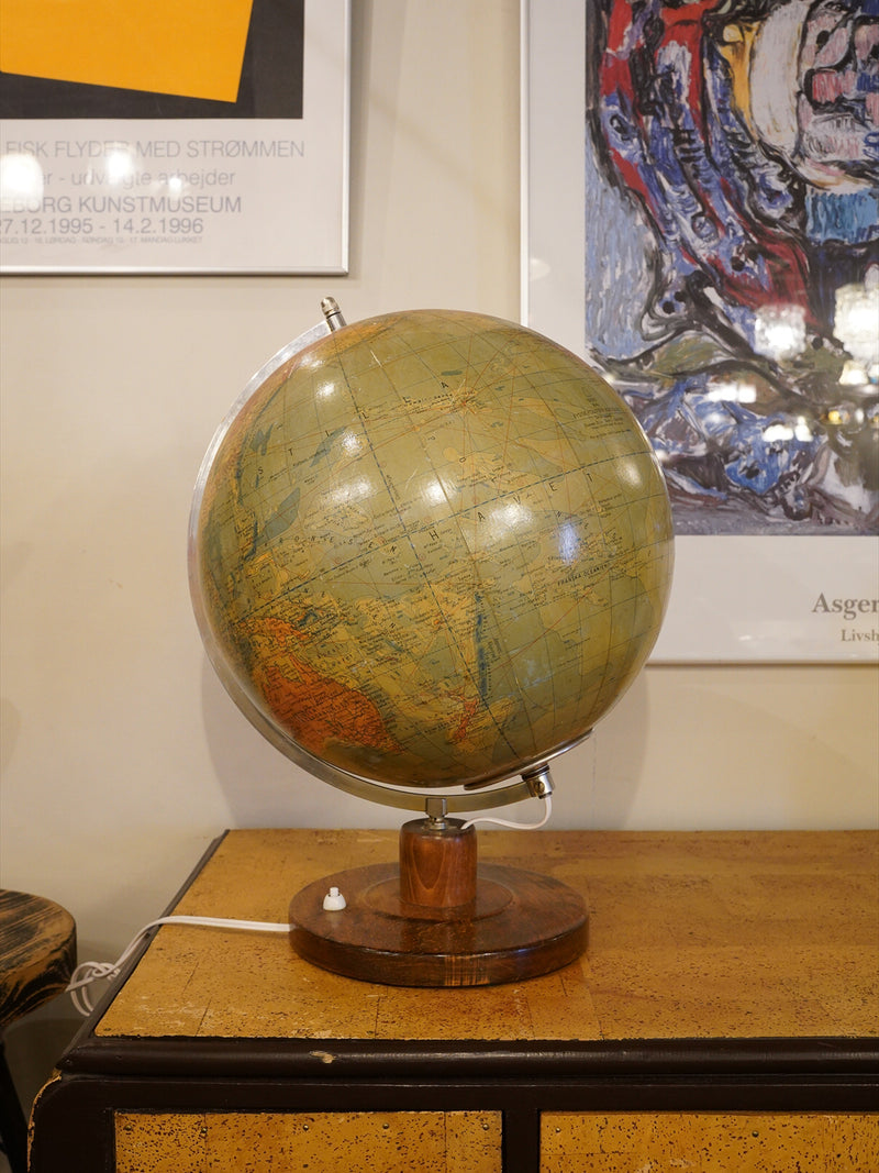 グローブライト <br>1970-1980's , East Germany <br>大阪店