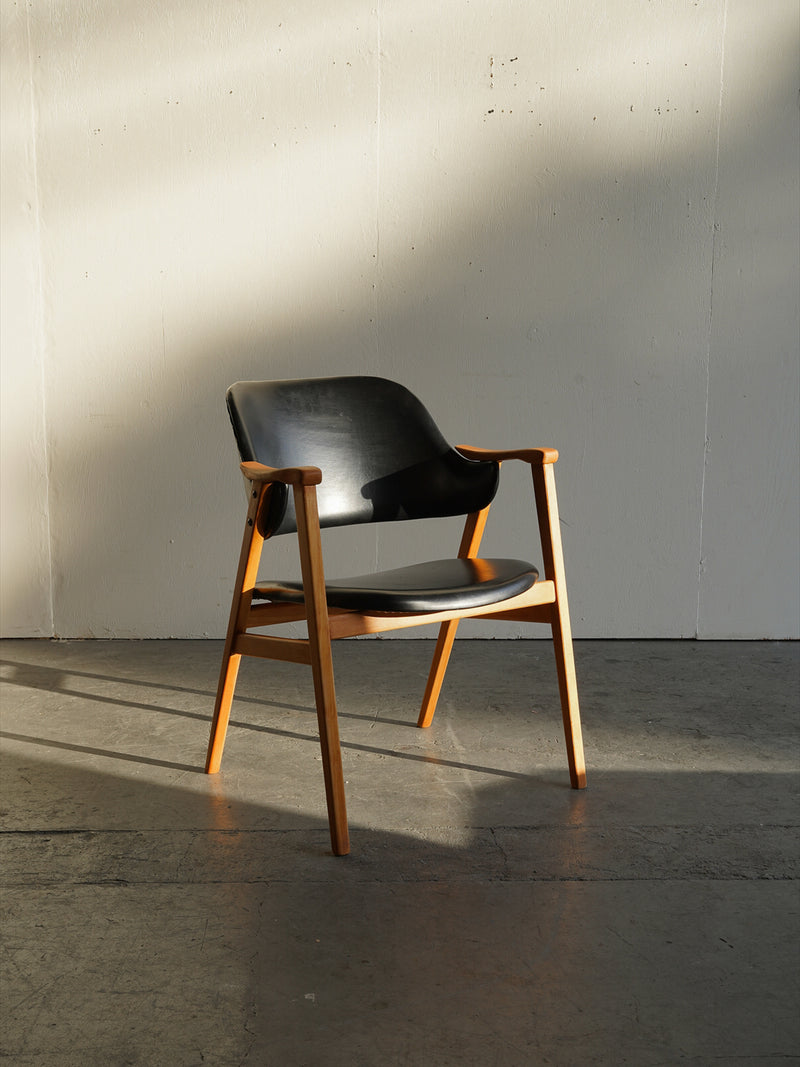 【値下げ】【SHARK ATTACK】ヴィンテージチェア 椅子 / 2脚あり B 値下げ】【SHARK ATTACK】ヴィンテージチェア 椅子 / 2脚あり B