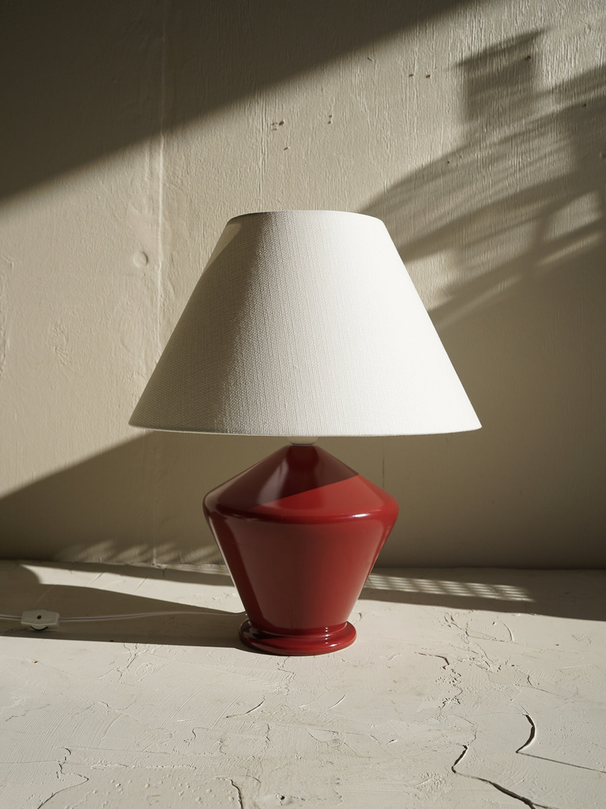 伊万里テーブルランプ 伊万里色絵獅子牡丹唐草文テーブルランプ / Table Lamp of Imari