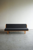 GETAMA , Hans J. Wegner <br>ファブリック デイベッド <br>Denmark <br>大阪店 hold nkmr - ヴィンテージ SHARK ATTACK
