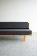 GETAMA , Hans J. Wegner <br>ファブリック デイベッド <br>Denmark <br>大阪店 hold nkmr - ヴィンテージ SHARK ATTACK