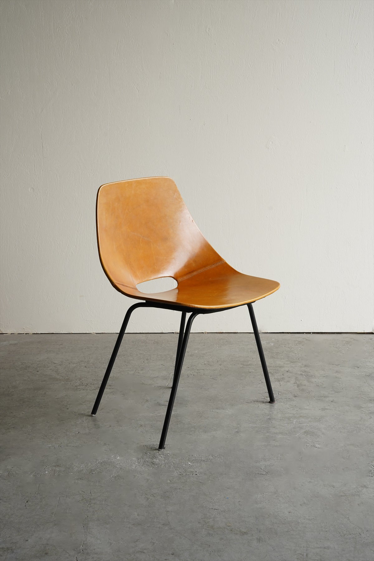 Maison du Monde , Pierre Guaricheアムステルダムチェア1996 , France