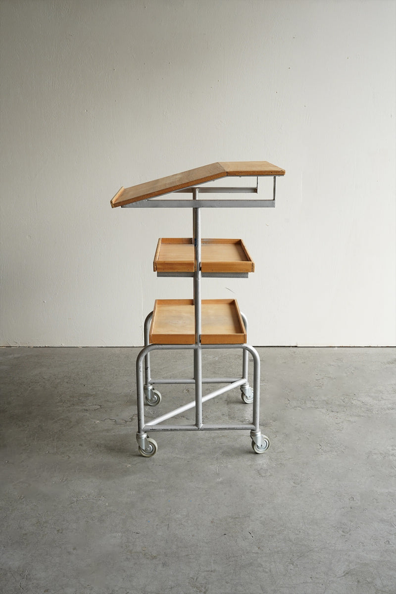 ウッド チルトトップワゴン<br>大阪店 - ヴィンテージ SHARK ATTACK