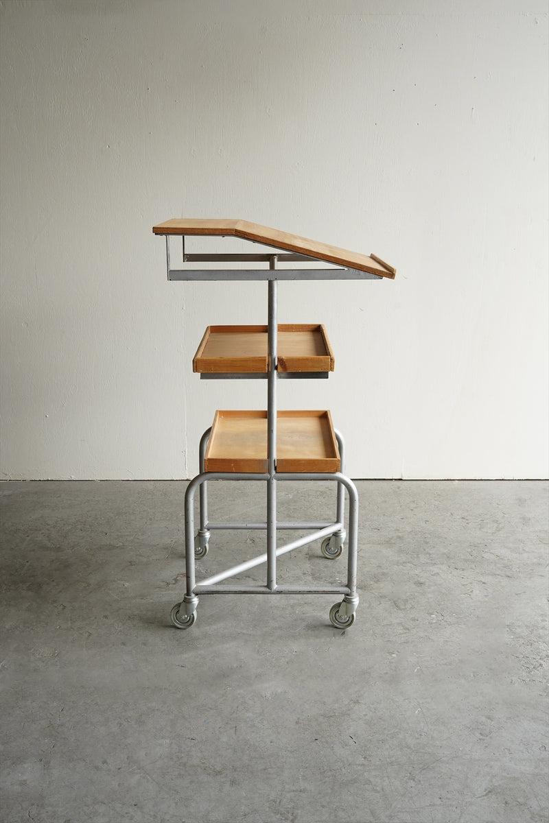 ウッド チルトトップワゴン<br>大阪店 - ヴィンテージ SHARK ATTACK