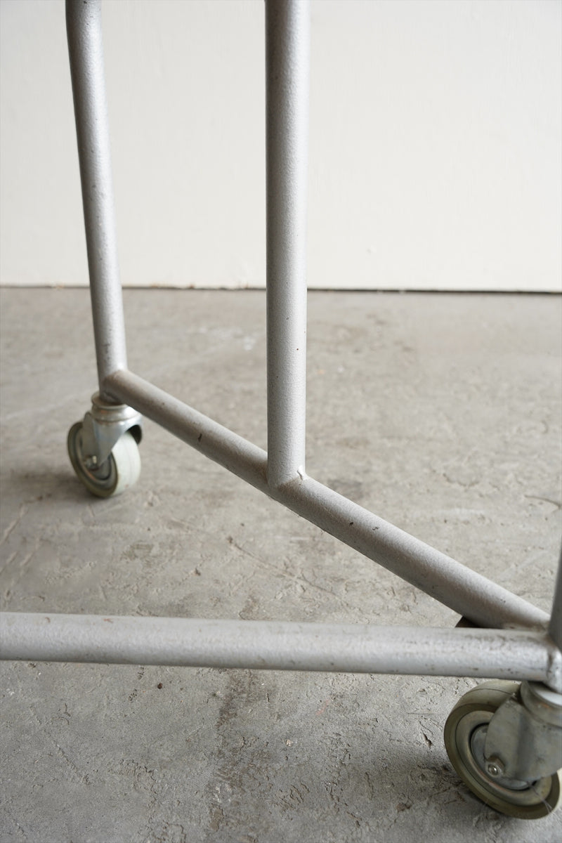 ウッド チルトトップワゴン<br>大阪店 - ヴィンテージ SHARK ATTACK