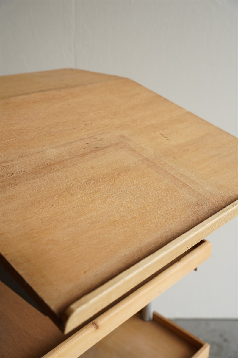 ウッド チルトトップワゴン<br>大阪店 - ヴィンテージ SHARK ATTACK