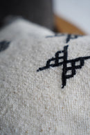 モロッコクッション/ベニワレン　57×37<br>大和店 - ヴィンテージ SHARK ATTACK