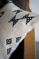 モロッコクッション/ベニワレン　67×38<br>大和店 - ヴィンテージ SHARK ATTACK