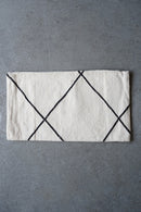 モロッコクッション/ベニワレン　67×38<br>大和店 - ヴィンテージ SHARK ATTACK