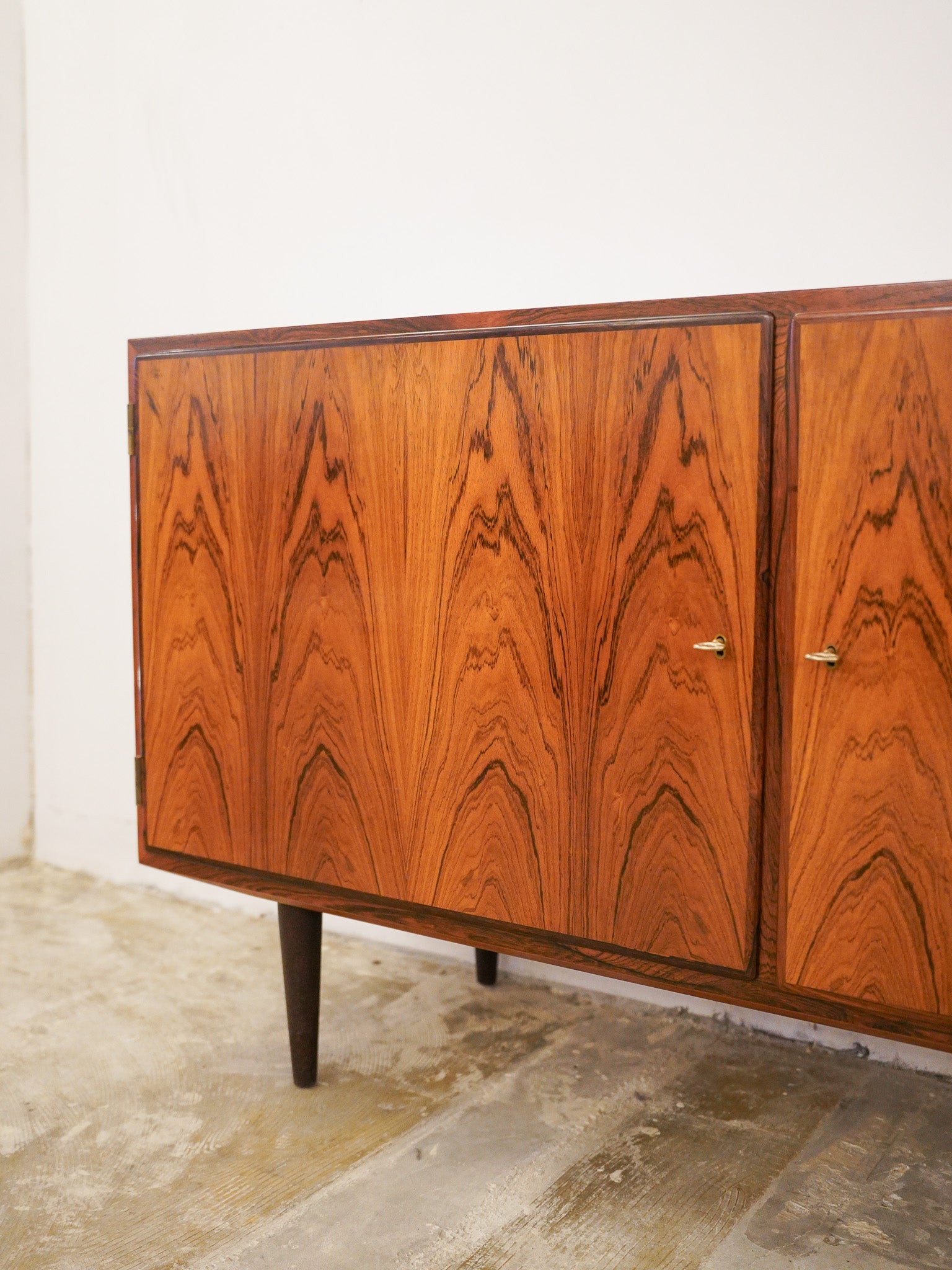 Hundevad & Co , Carlo Jensen - ウッド サイドボード - 1960's , Denmark