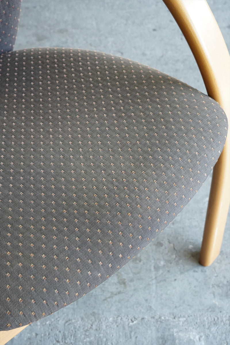 ファブリック アームチェア <br>大阪店 - ヴィンテージ SHARK ATTACK