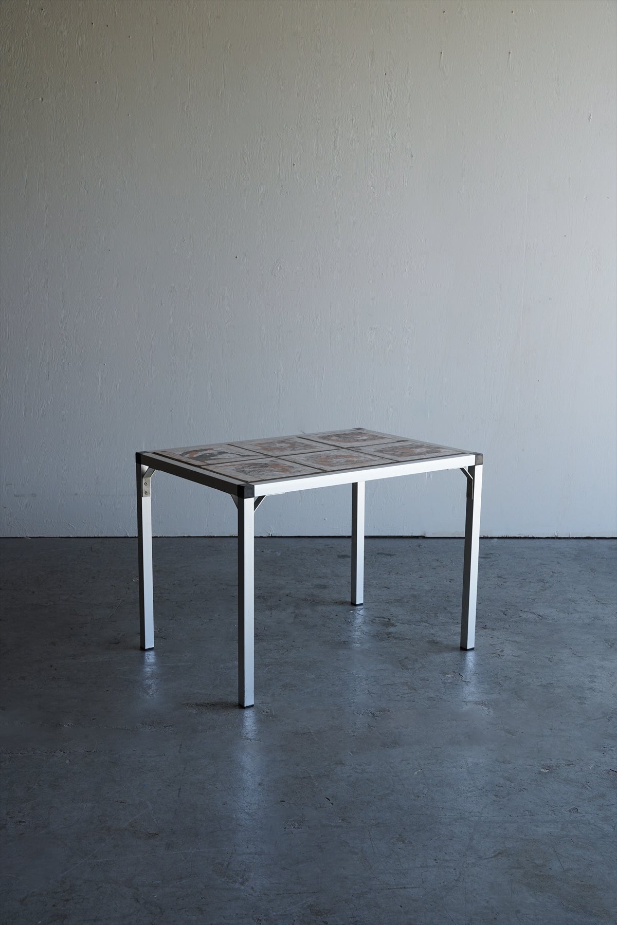 タイルトップ コーヒーテーブル 大阪店