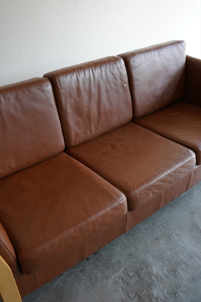 レザー ３シーターソファ <br>大阪店 - ヴィンテージ SHARK ATTACK