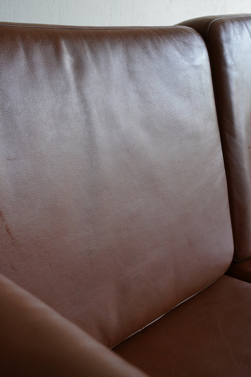 レザー ３シーターソファ <br>大阪店 - ヴィンテージ SHARK ATTACK