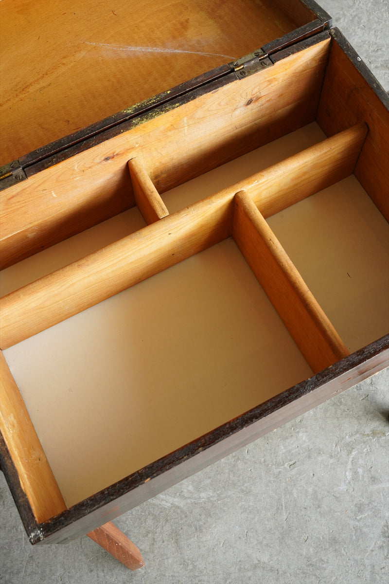 ソーイングテーブル <br>大阪店 - ヴィンテージ SHARK ATTACK