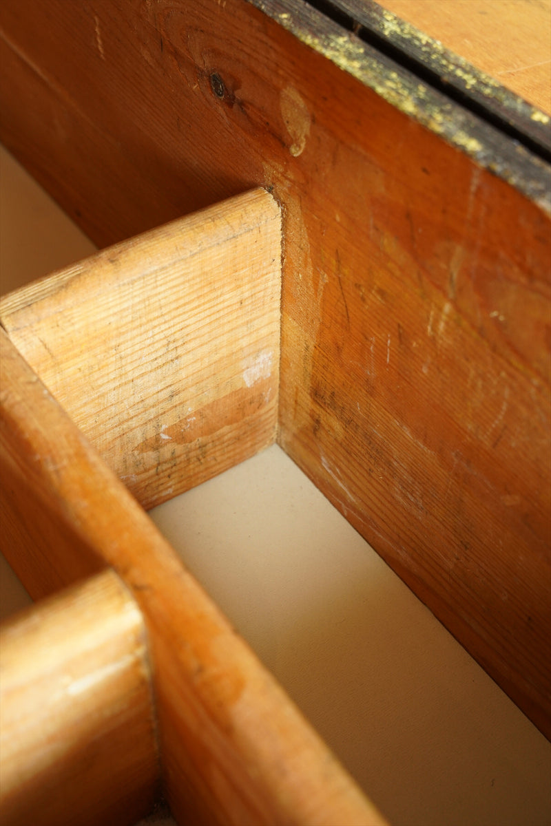 ソーイングテーブル <br>大阪店 - ヴィンテージ SHARK ATTACK