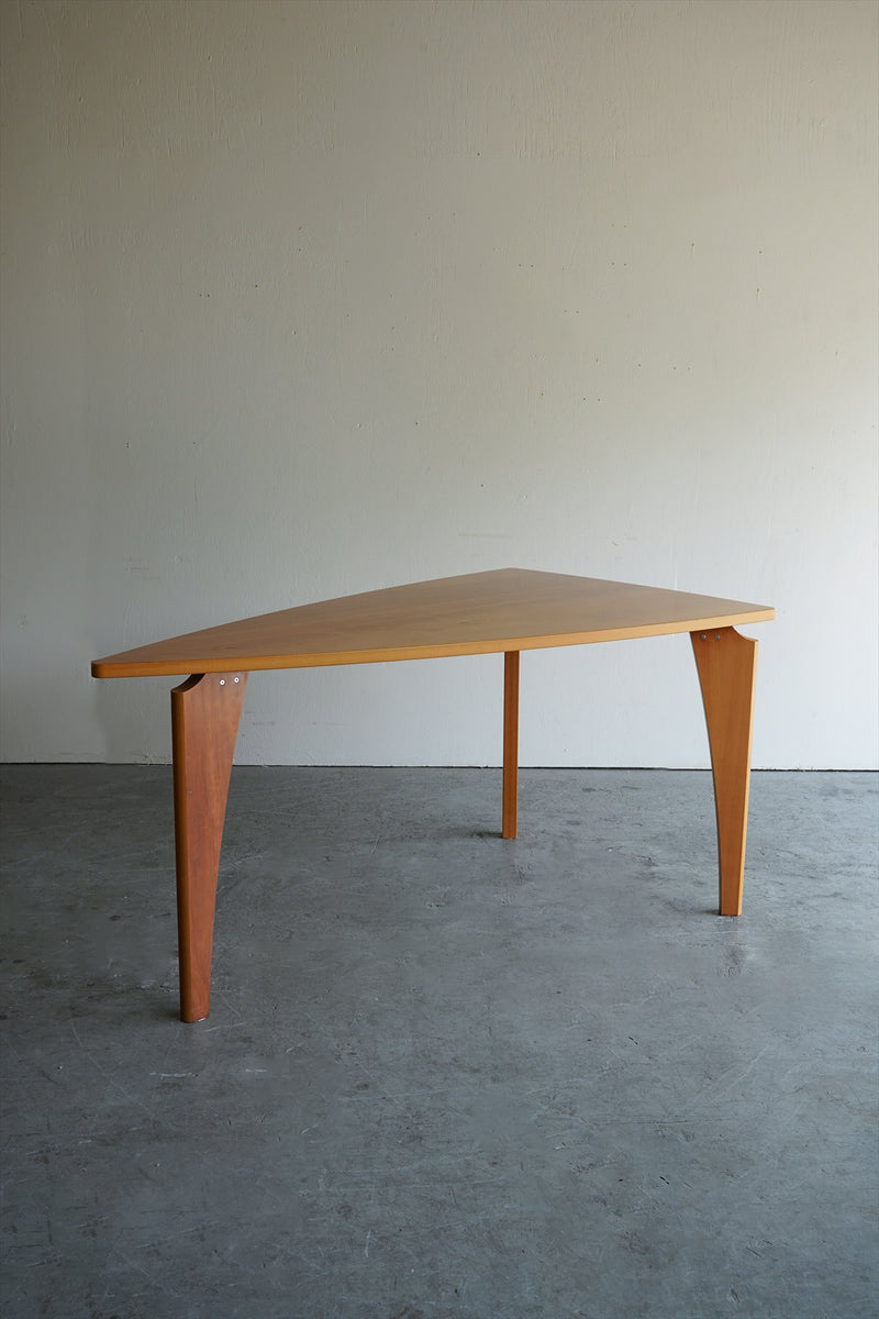 ウッド トライアングルテーブル <br>大阪店 - ヴィンテージ SHARK ATTACK