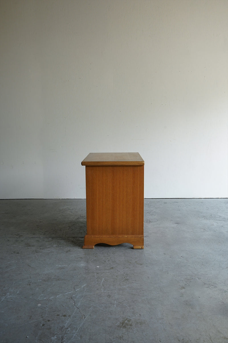 オークウッド キャビネット <br>大阪店 - ヴィンテージ SHARK ATTACK