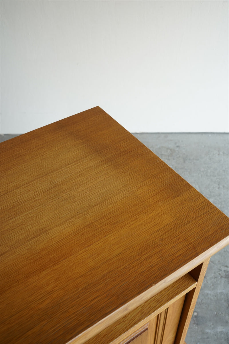 オークウッド キャビネット <br>大阪店 - ヴィンテージ SHARK ATTACK