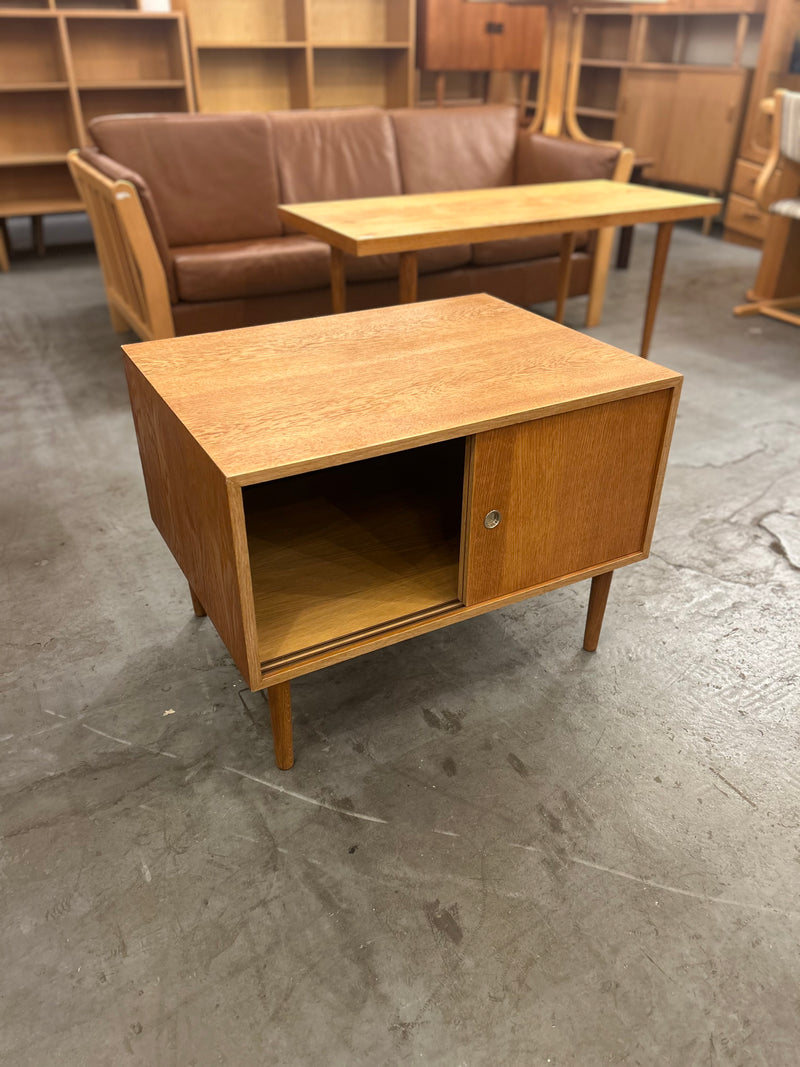 Cardinal Møbler <br>オークウッド キャビネット <br>Denmark <br>大阪店 - ヴィンテージ SHARK ATTACK