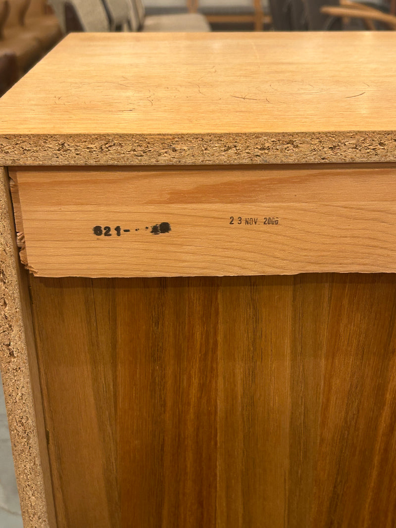 オークウッド ブックシェルフ <br>2006 <br>大阪店 - ヴィンテージ SHARK ATTACK