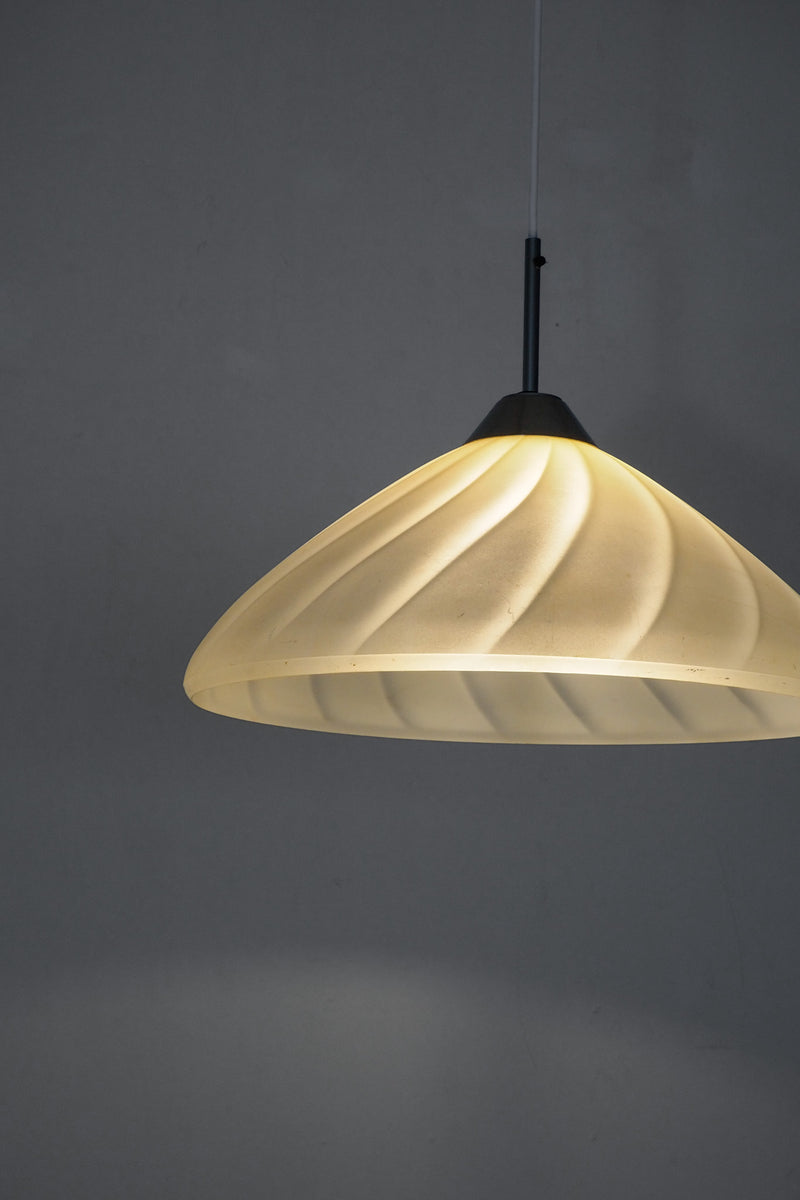 MASSIVE <br> ガラスペンダントランプ <br> Belgium <br> cerote antiques - ヴィンテージ SHARK ATTACK