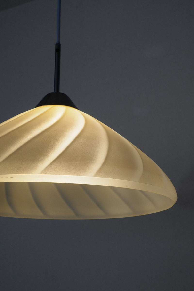 MASSIVE <br> ガラスペンダントランプ <br> Belgium <br> cerote antiques - ヴィンテージ SHARK ATTACK