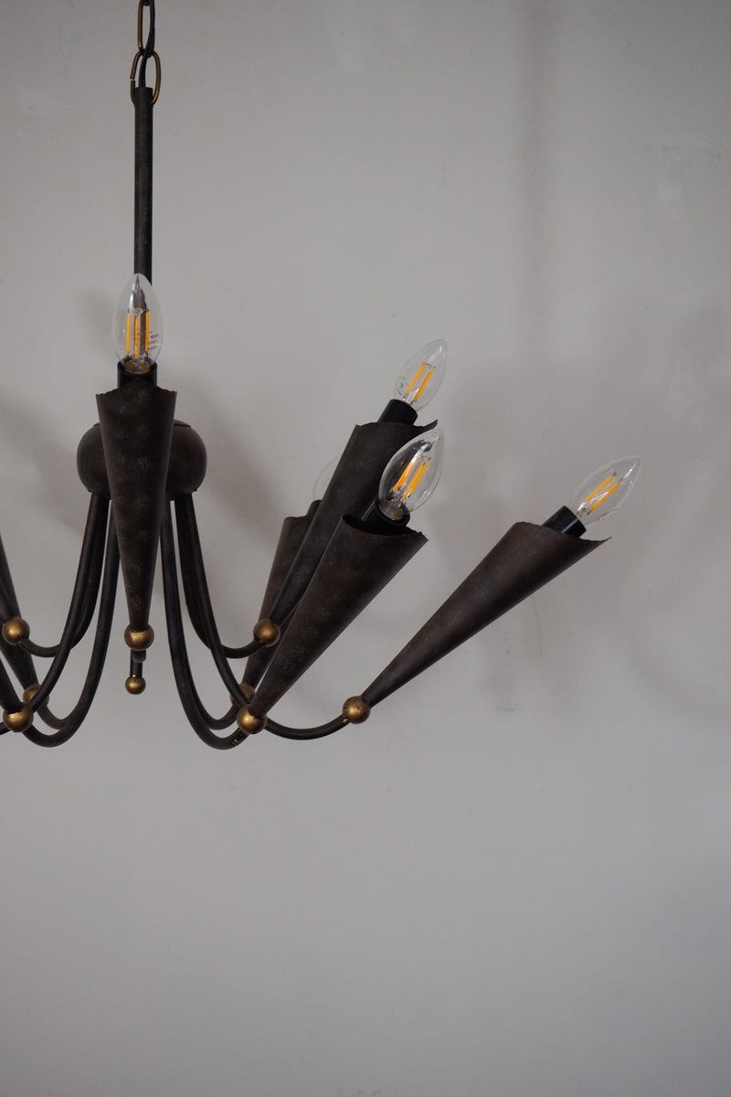 9灯シャンデリア <br> Italy <br> cerote antiques - ヴィンテージ SHARK ATTACK