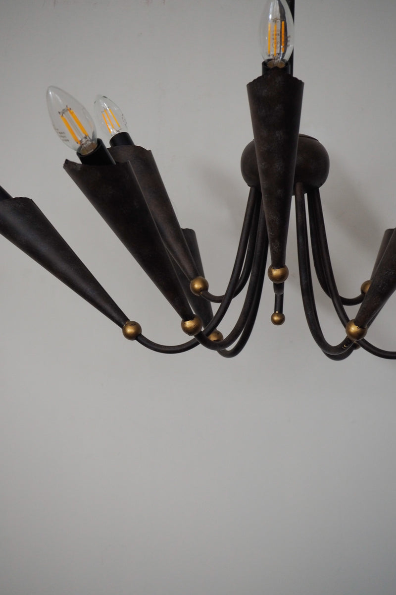 9灯シャンデリア <br> Italy <br> cerote antiques - ヴィンテージ SHARK ATTACK