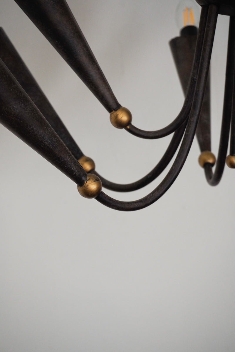 9灯シャンデリア <br> Italy <br> cerote antiques - ヴィンテージ SHARK ATTACK