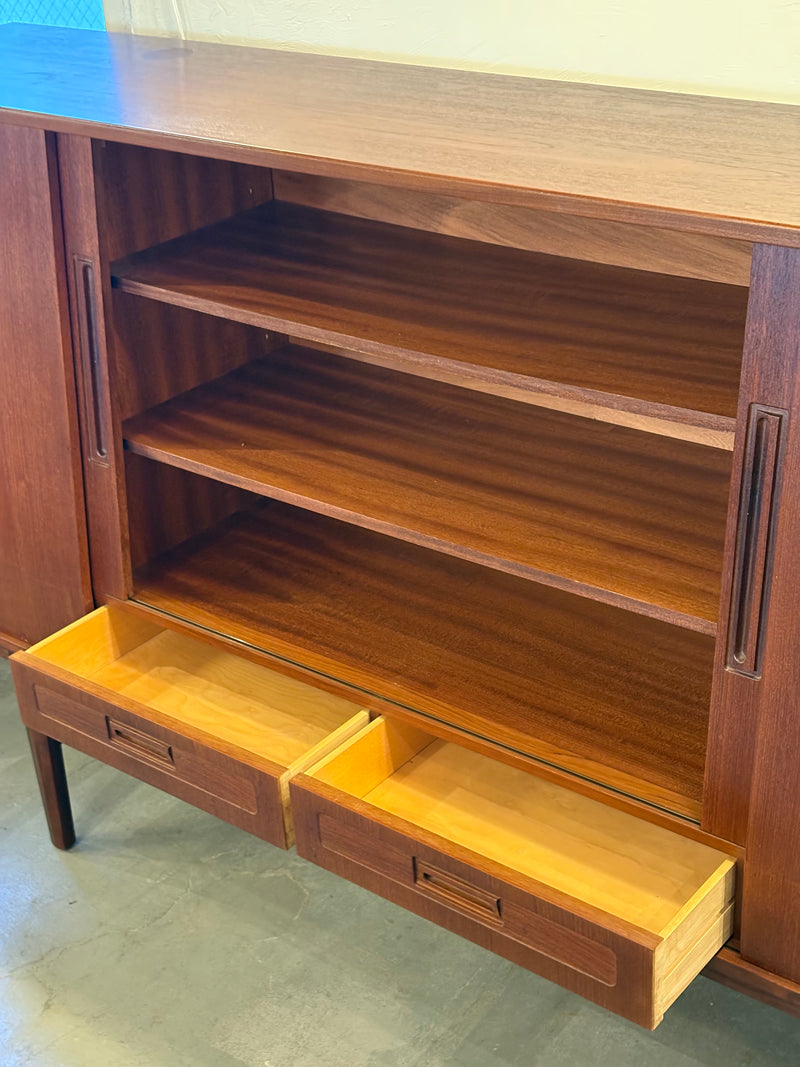 チークウッド サイドボード <br>大阪店 - ヴィンテージ SHARK ATTACK