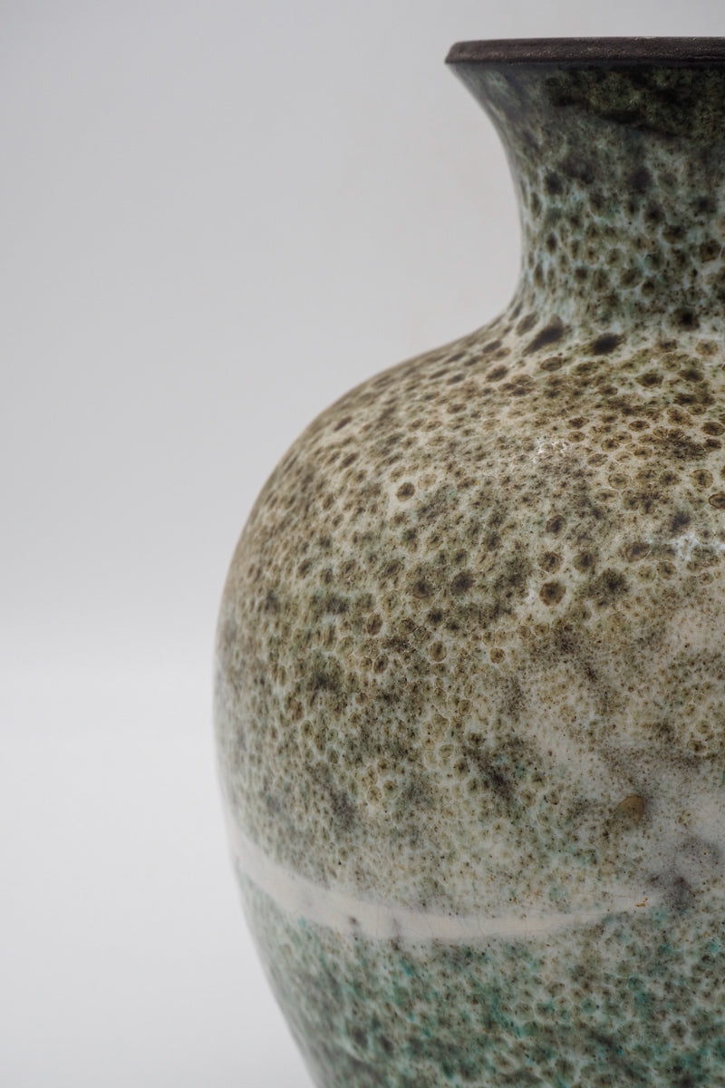 セラミック フラワーベース <br>cerote antiques - ヴィンテージ SHARK ATTACK