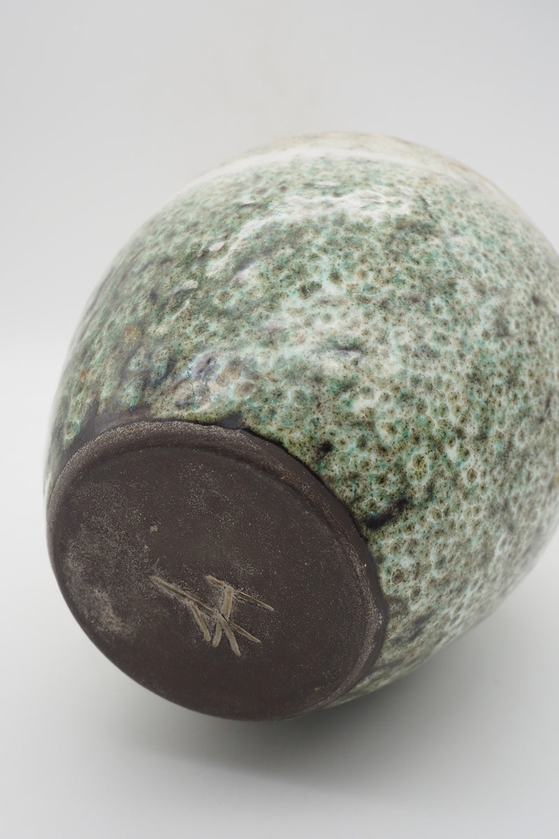 セラミック フラワーベース <br>cerote antiques - ヴィンテージ SHARK ATTACK