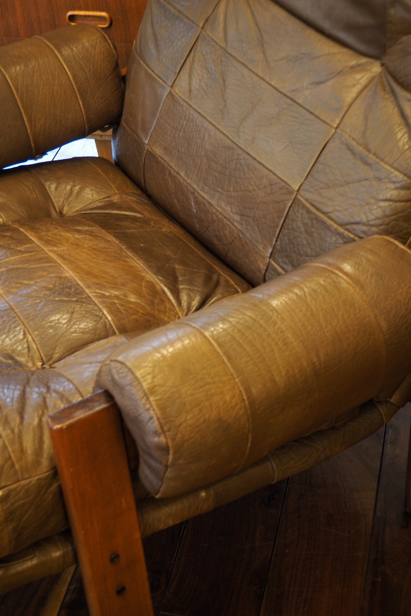 レザーラウンジチェア <br> cerote antiques - ヴィンテージ SHARK ATTACK