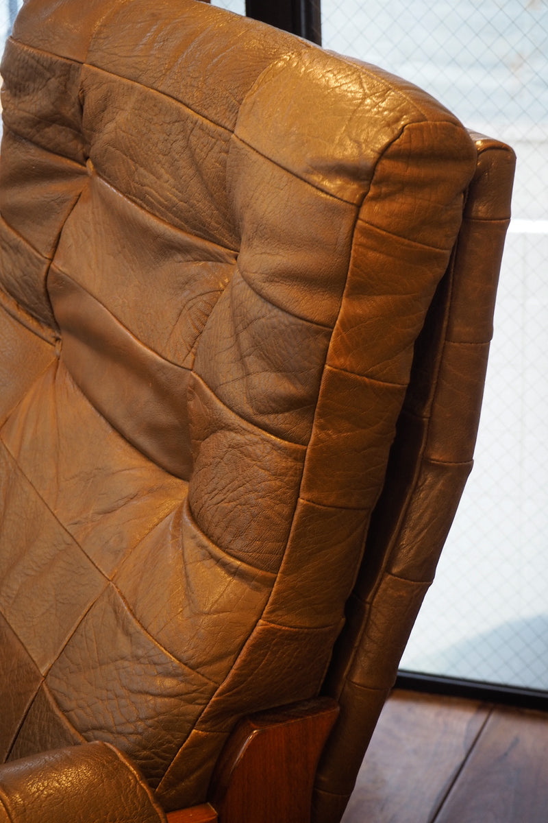 レザーラウンジチェア <br> cerote antiques - ヴィンテージ SHARK ATTACK