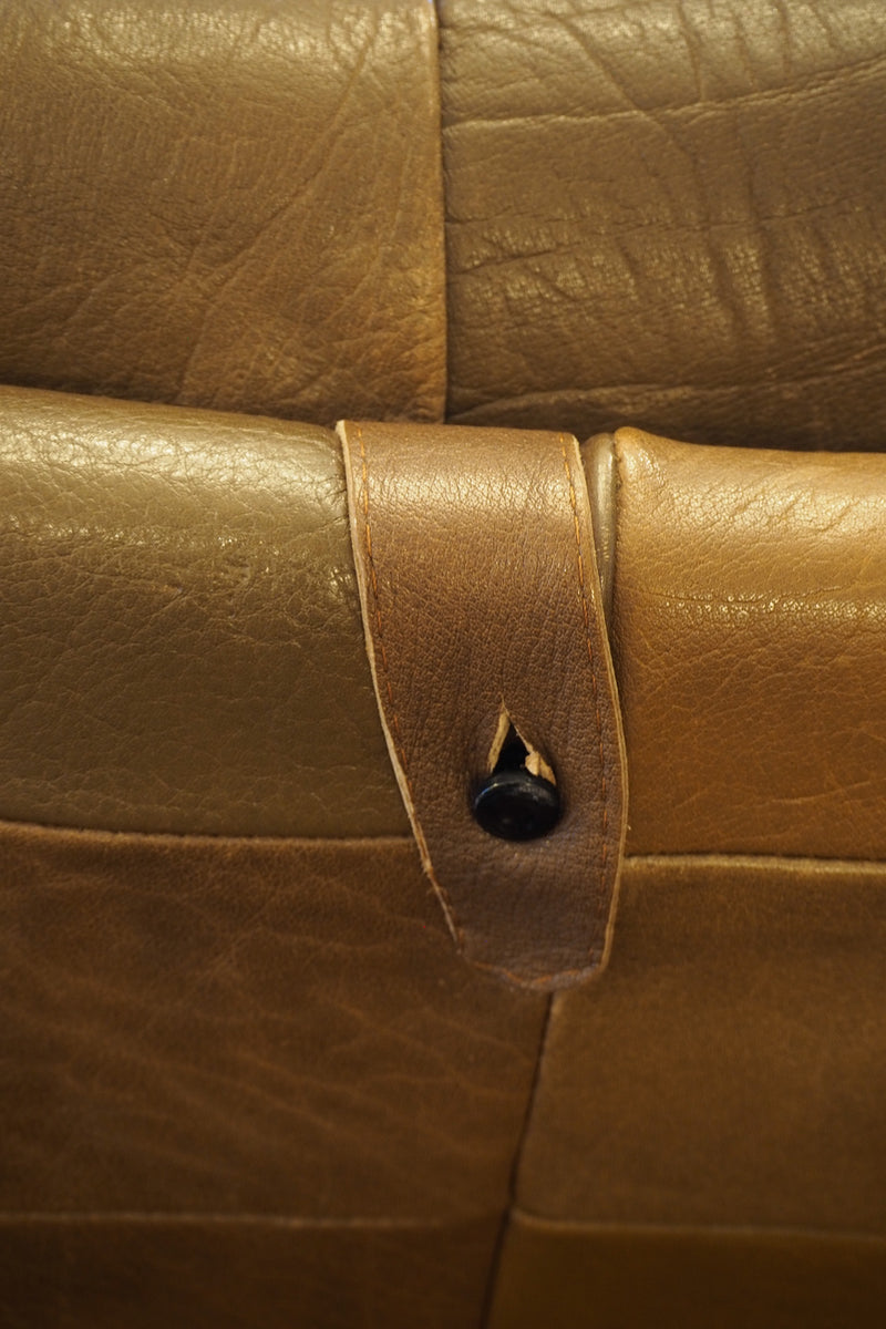 レザーラウンジチェア <br> cerote antiques - ヴィンテージ SHARK ATTACK