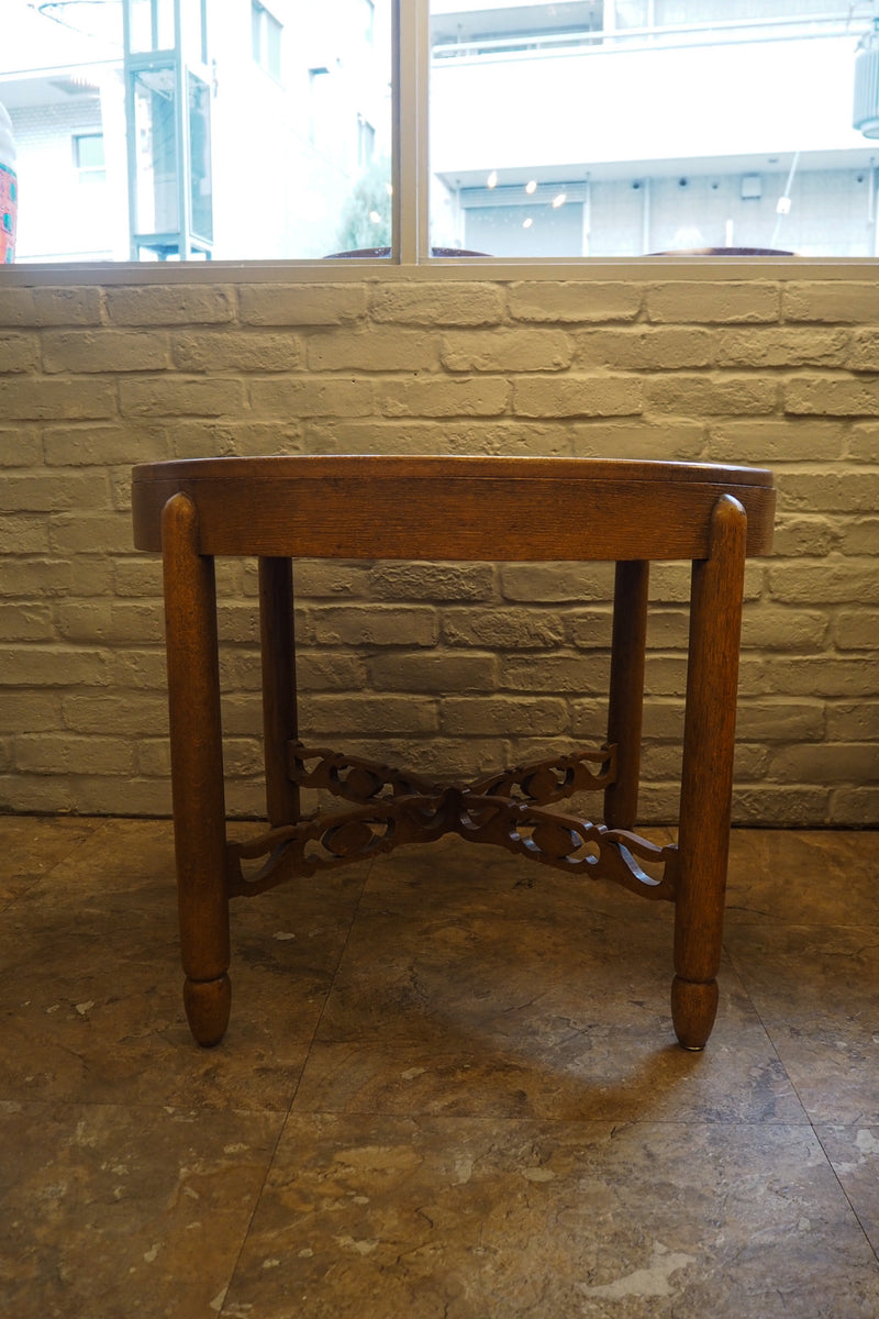 ラウンドローテーブル <br> cerote antiques - ヴィンテージ SHARK ATTACK