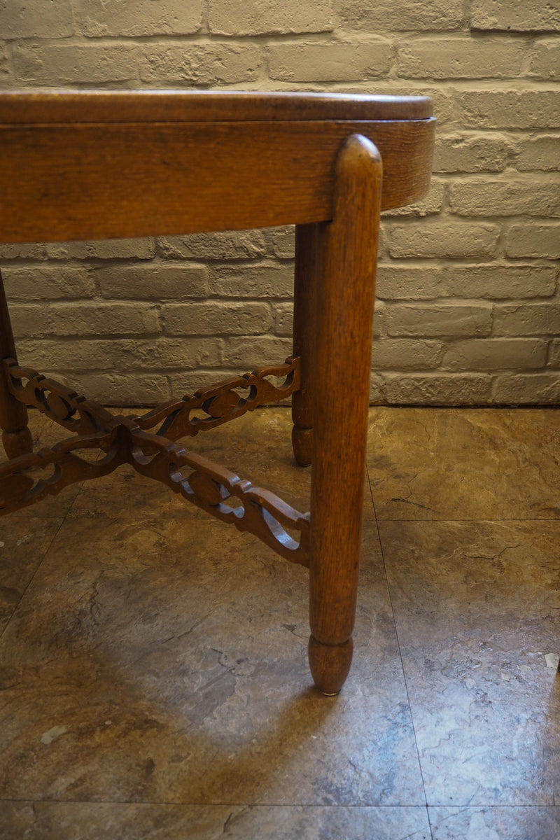 ラウンドローテーブル <br> cerote antiques - ヴィンテージ SHARK ATTACK