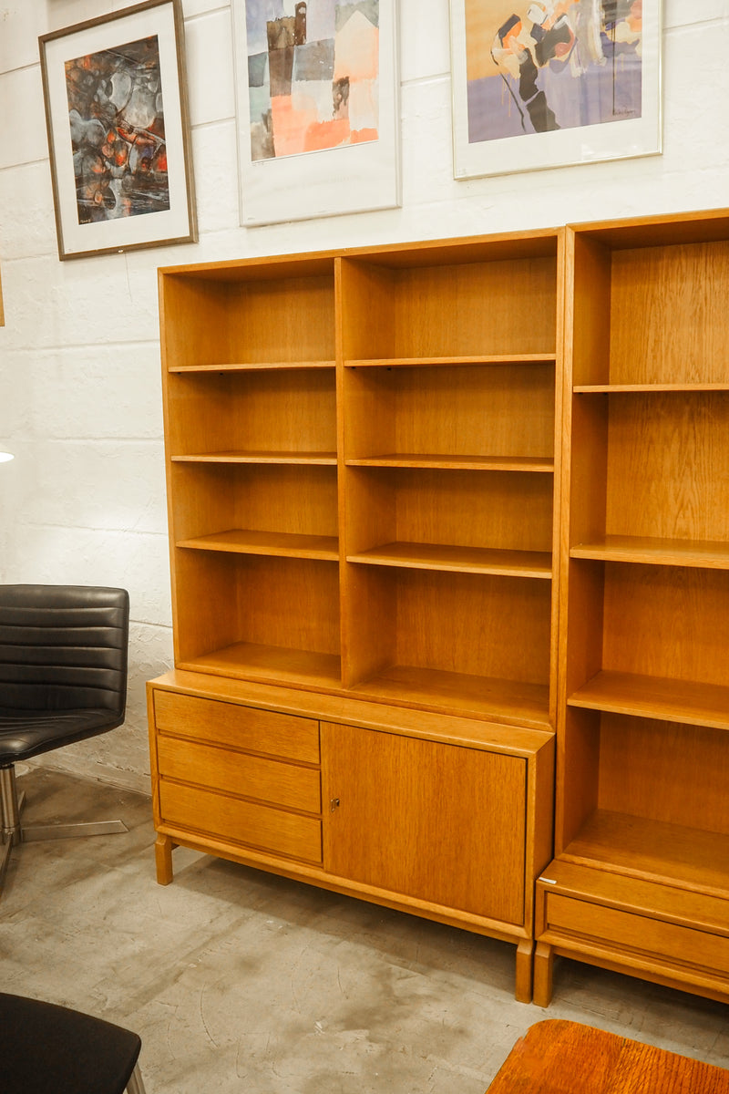 オークウッド ブックシェルフ <br> cerote antiques - ヴィンテージ SHARK ATTACK