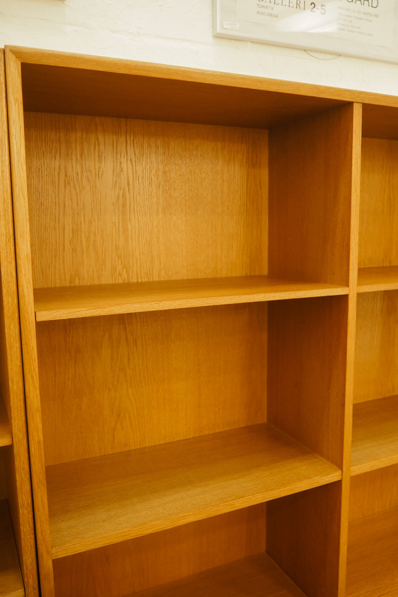 オークウッド ブックシェルフ <br> cerote antiques - ヴィンテージ SHARK ATTACK