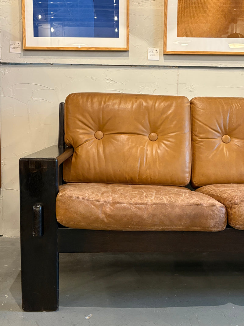 レザー 3シーターソファ <br>大阪店 - ヴィンテージ SHARK ATTACK