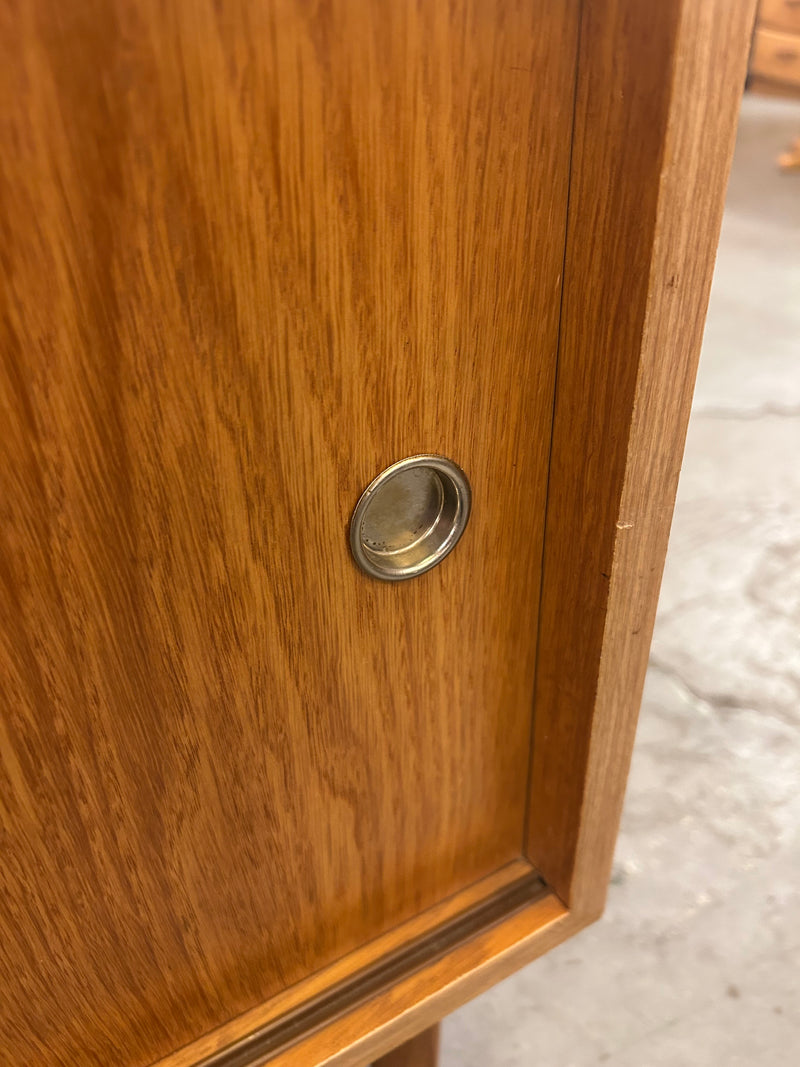 Cardinal Møbler <br>オークウッド キャビネット <br>Denmark <br>大阪店 - ヴィンテージ SHARK ATTACK