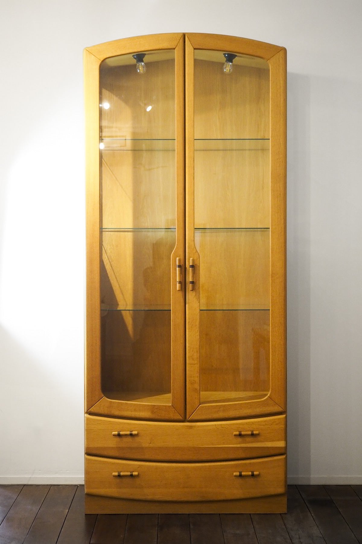 ウッド×ガラス ショーケースヴィンテージ大阪店