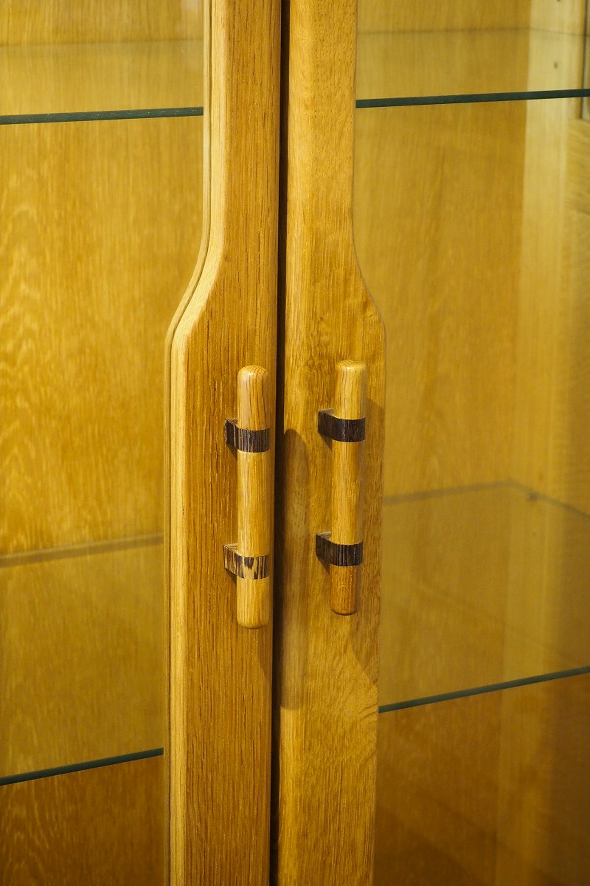 ウッド×ガラス ショーケースヴィンテージ大阪店