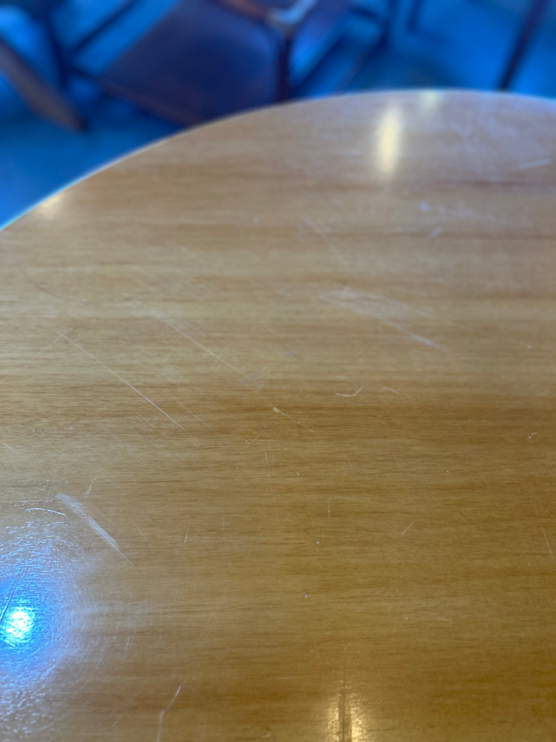 ウッド ラウンドテーブル <br>大阪店 - ヴィンテージ SHARK ATTACK