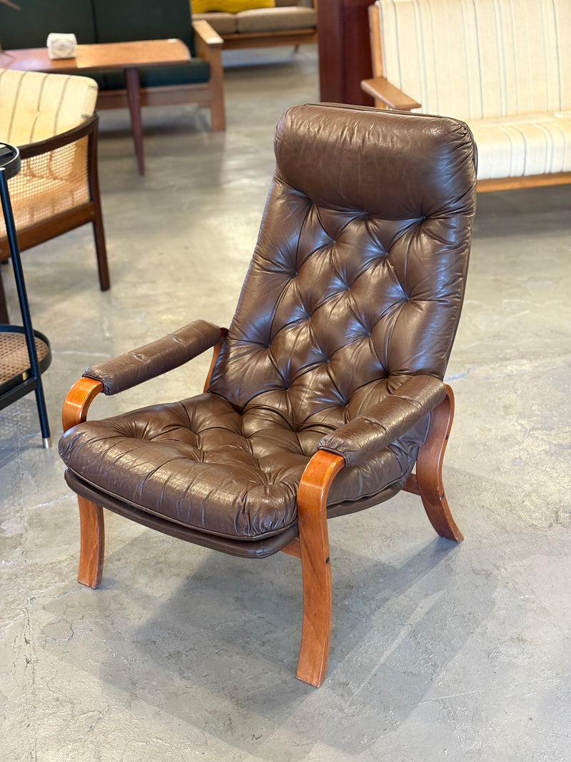 【値下げ】【SHARK ATTACK】ヴィンテージチェア 椅子 / 2脚あり A 値下げ】【SHARK ATTACK】ヴィンテージチェア 椅子 / 2脚あり A